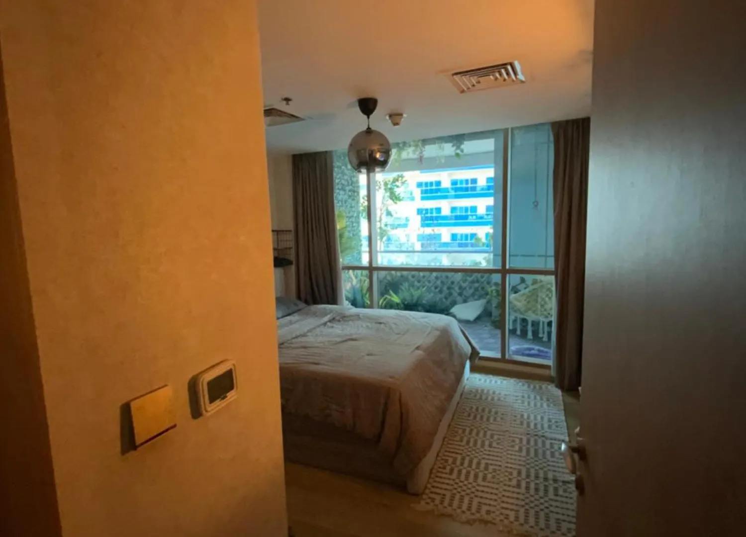 Fully Upgraded Luxurious One Bedroom Between Marina And Jbr Dubai