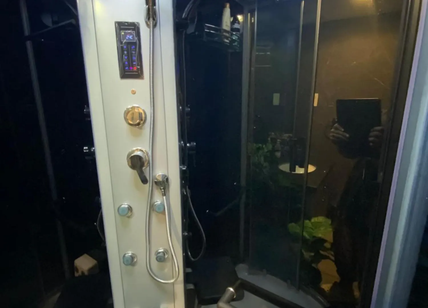 Fully Upgraded Luxurious One Bedroom Between Marina And Jbr Dubai