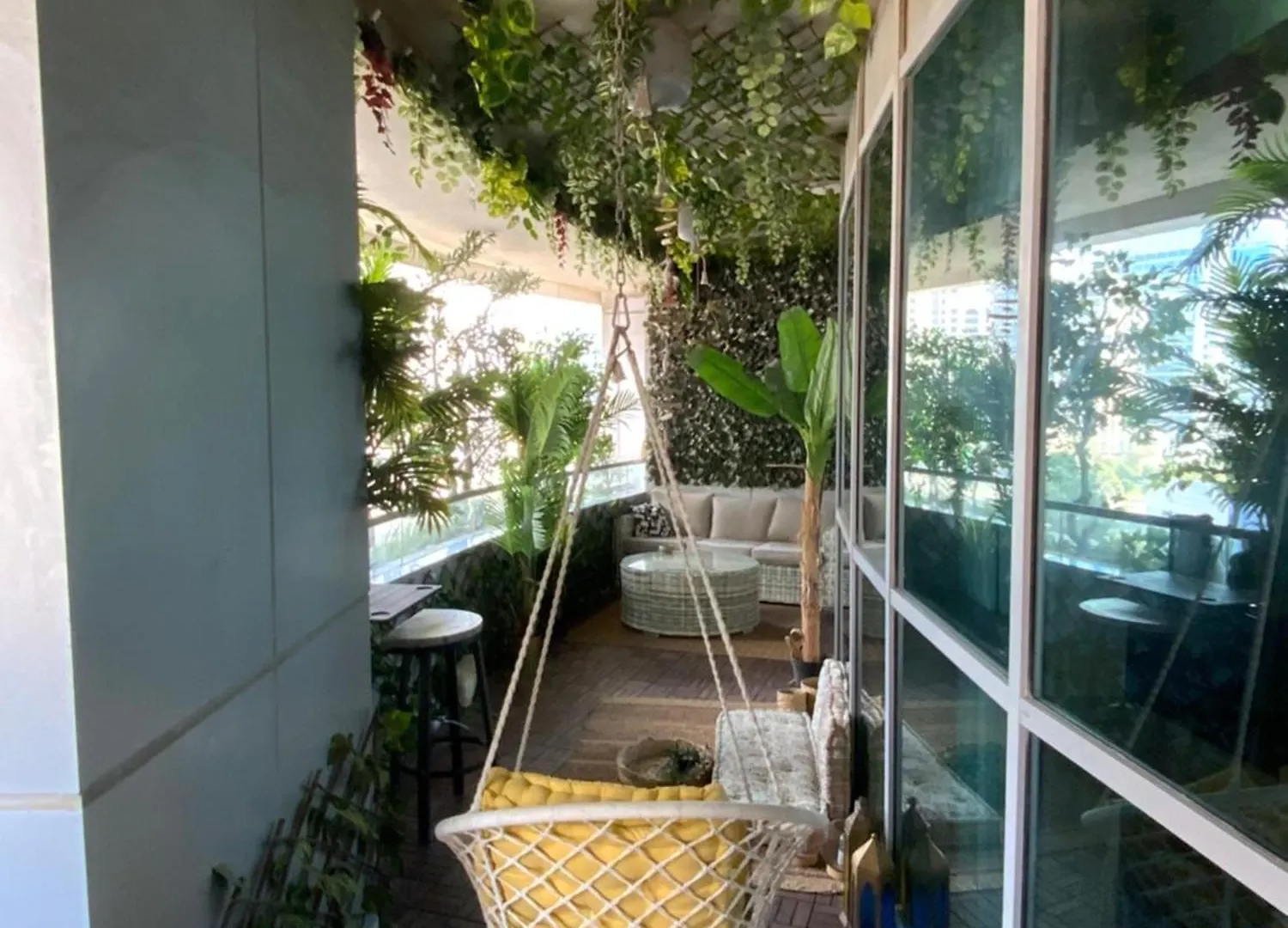Fully Upgraded Luxurious One Bedroom Between Marina And Jbr Dubai